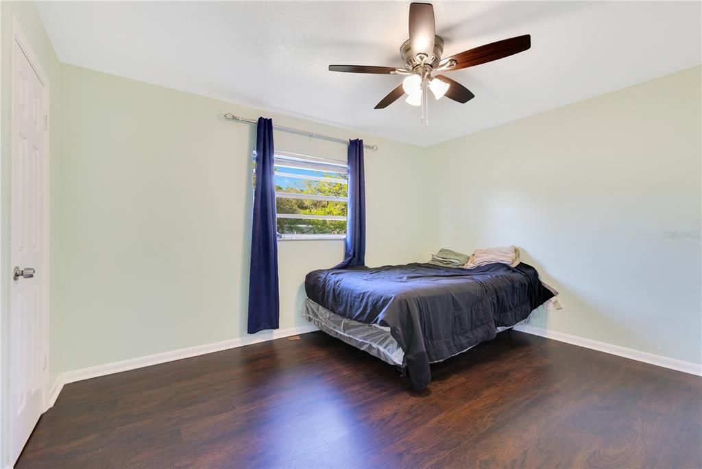 En Venta: $990,000 (4 camas, 2 baños, 2077 Pies cuadrados)