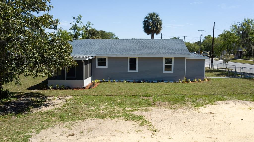 For Sale: $210,000 (3 beds, 2 baths, 1144 Square Feet)