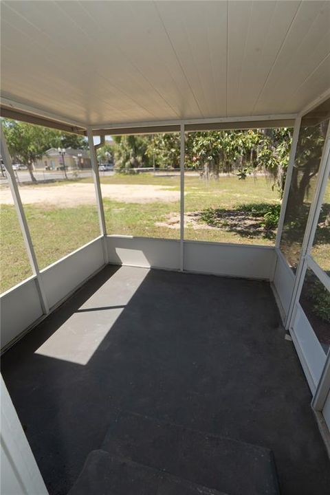 For Sale: $210,000 (3 beds, 2 baths, 1144 Square Feet)