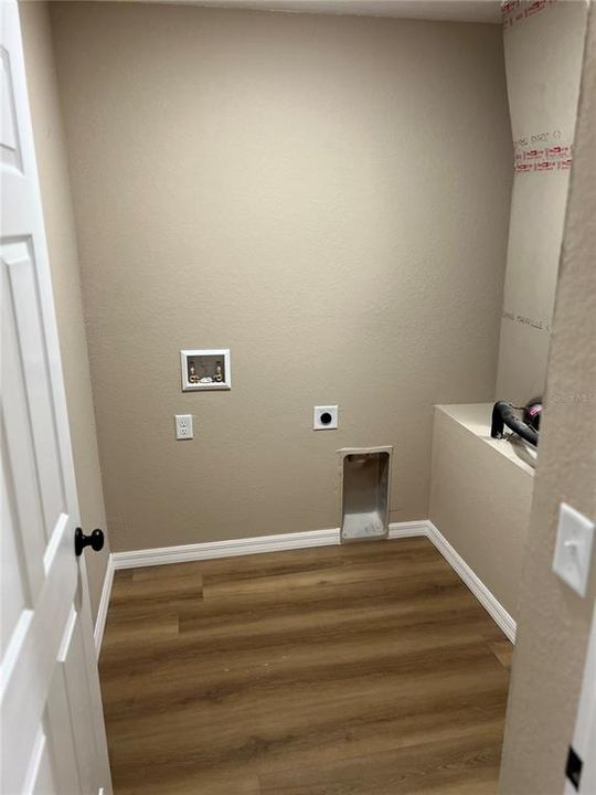 For Sale: $599,000 (4 beds, 3 baths, 2200 Square Feet)