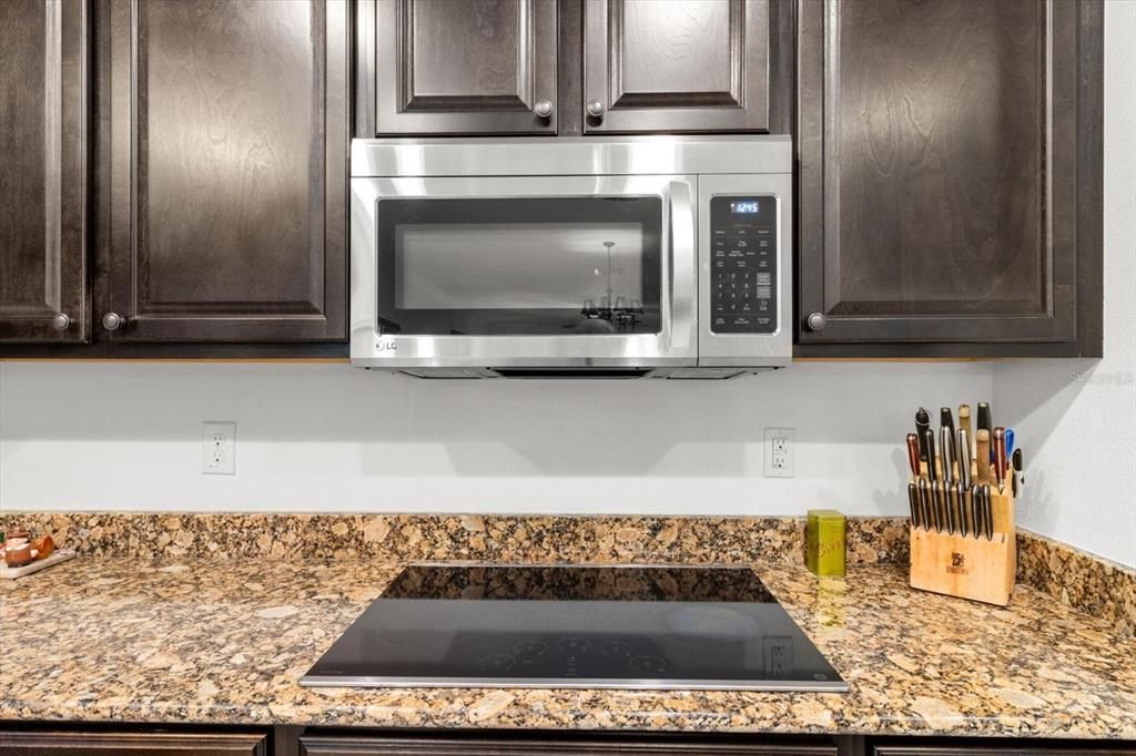 For Sale: $460,000 (4 beds, 2 baths, 3040 Square Feet)