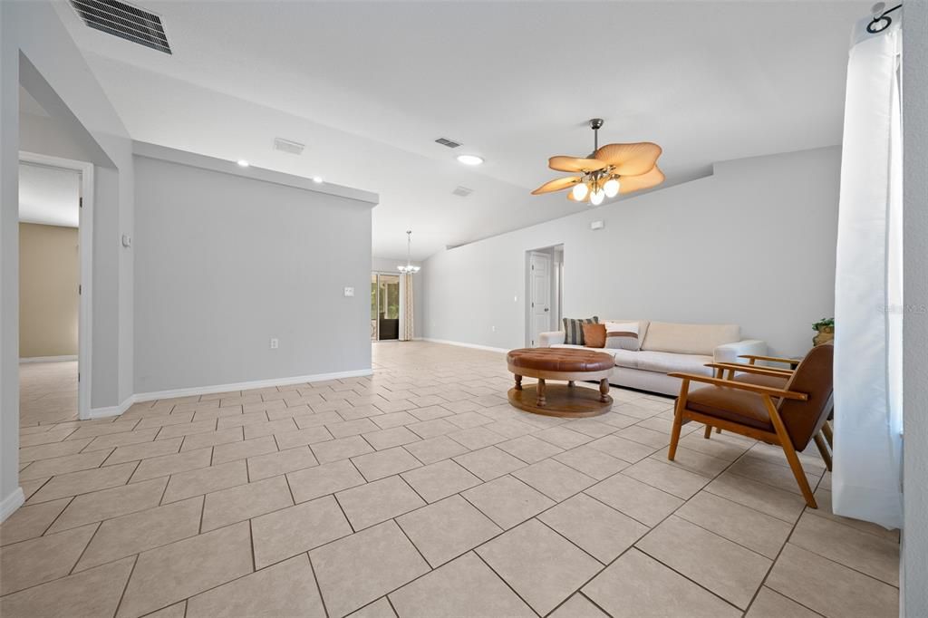 En Venta: $265,000 (3 camas, 2 baños, 1458 Pies cuadrados)