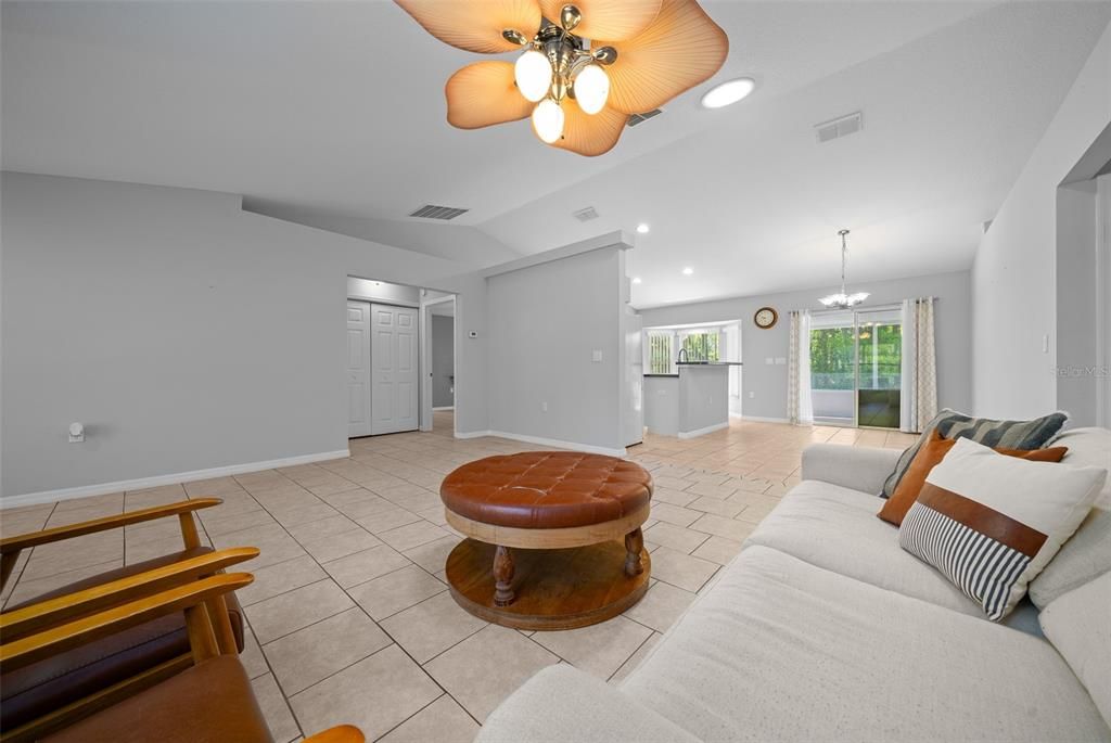 En Venta: $265,000 (3 camas, 2 baños, 1458 Pies cuadrados)