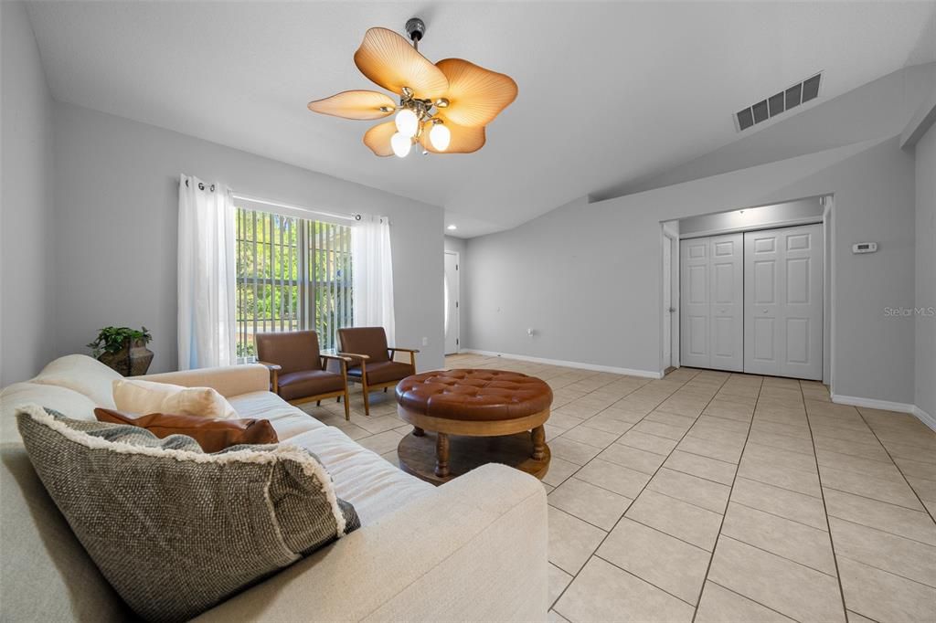 En Venta: $265,000 (3 camas, 2 baños, 1458 Pies cuadrados)