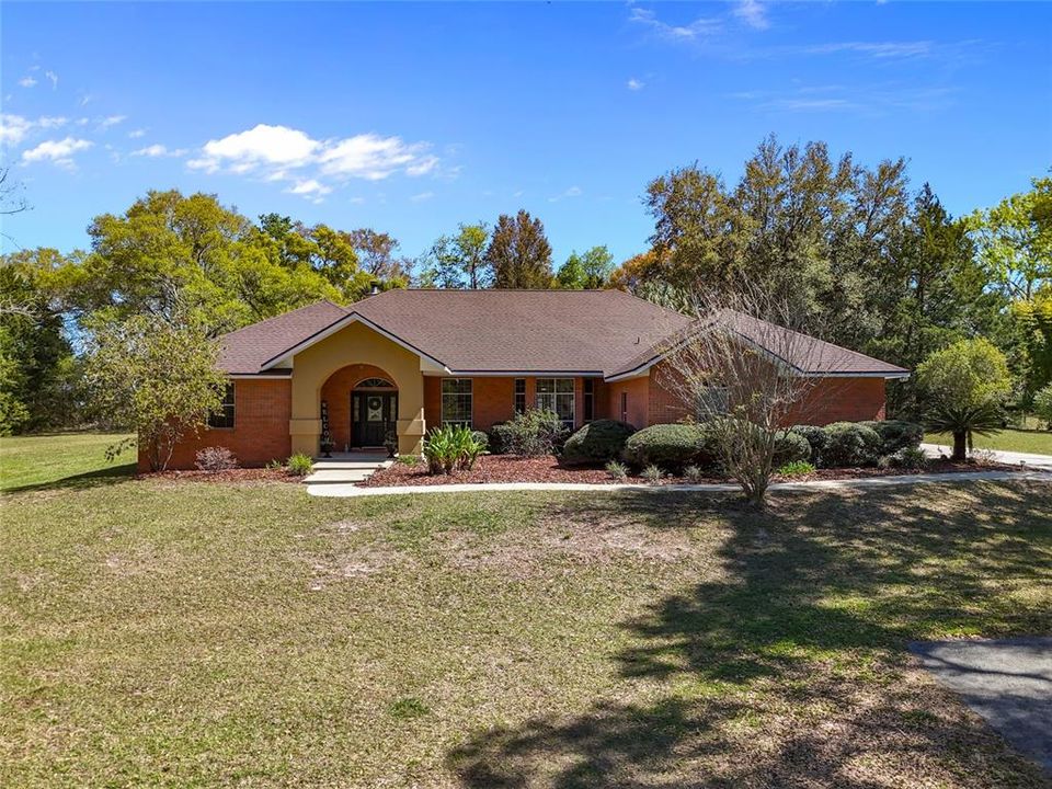 Recently Sold: $649,000 (4 beds, 3 baths, 3296 Square Feet)
