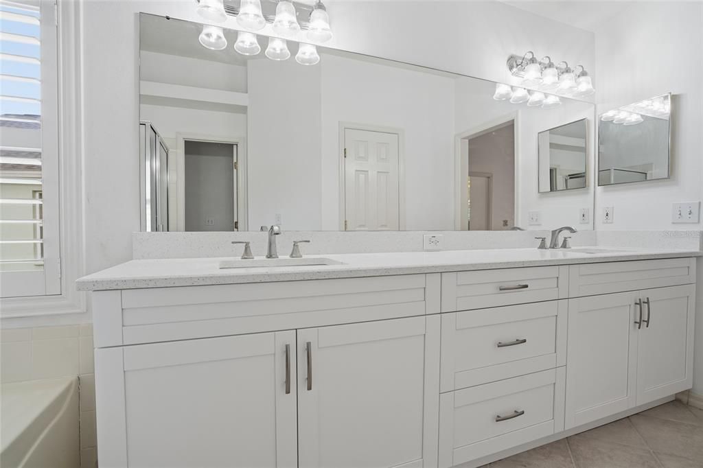 待售: $449,000 (4 贝兹, 2 浴室, 2439 平方英尺)