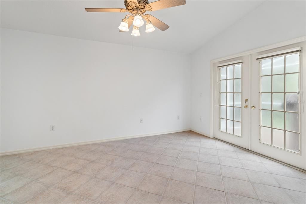 待售: $449,000 (4 贝兹, 2 浴室, 2439 平方英尺)