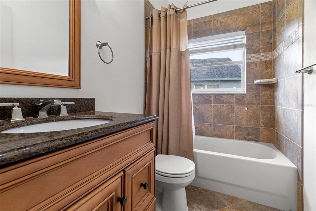 待售: $449,000 (4 贝兹, 2 浴室, 2439 平方英尺)