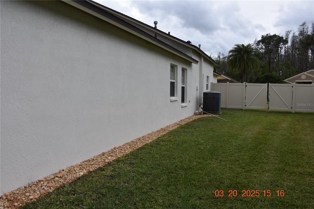 待售: $449,000 (4 贝兹, 2 浴室, 2439 平方英尺)