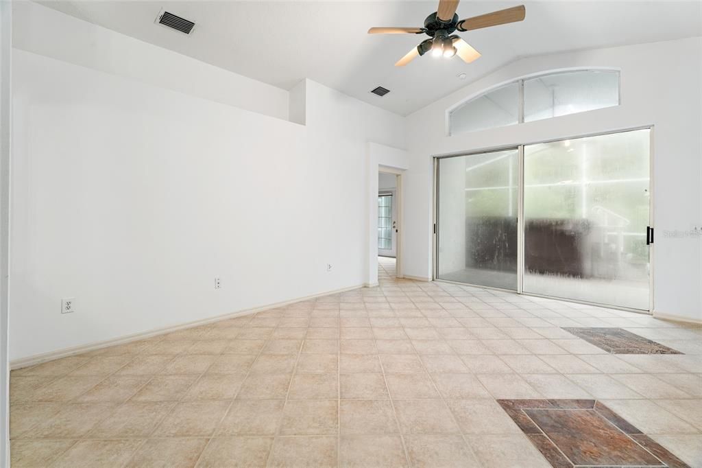 待售: $449,000 (4 贝兹, 2 浴室, 2439 平方英尺)