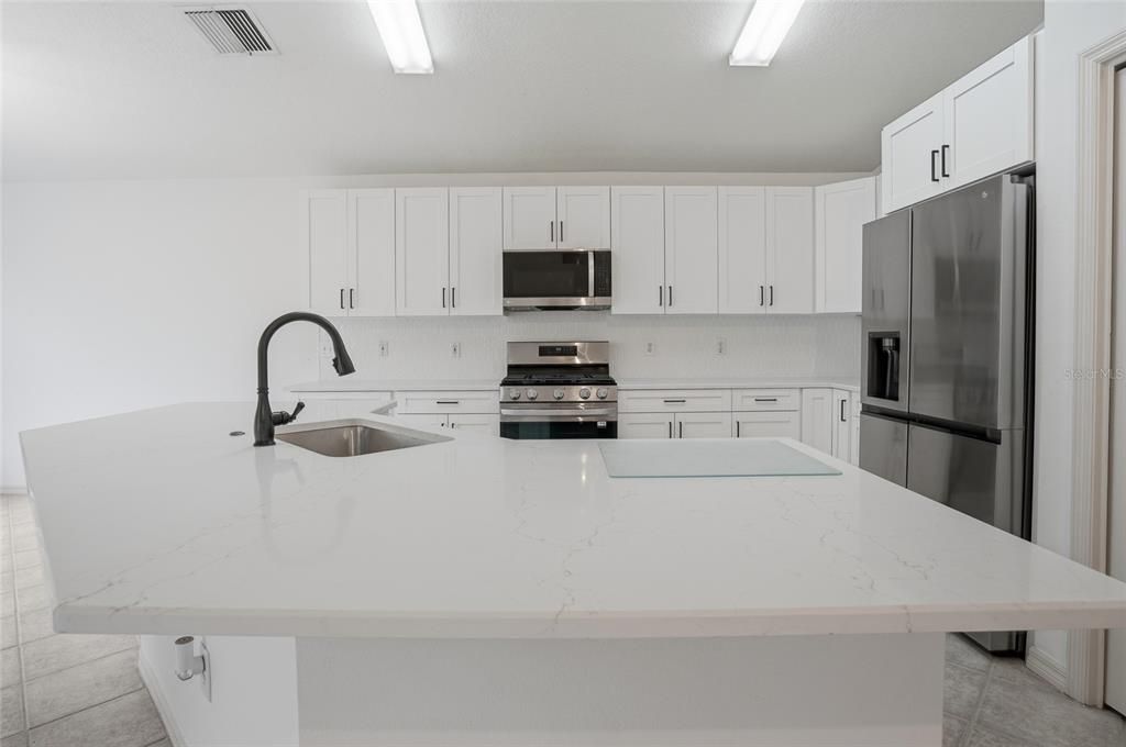 待售: $449,000 (4 贝兹, 2 浴室, 2439 平方英尺)