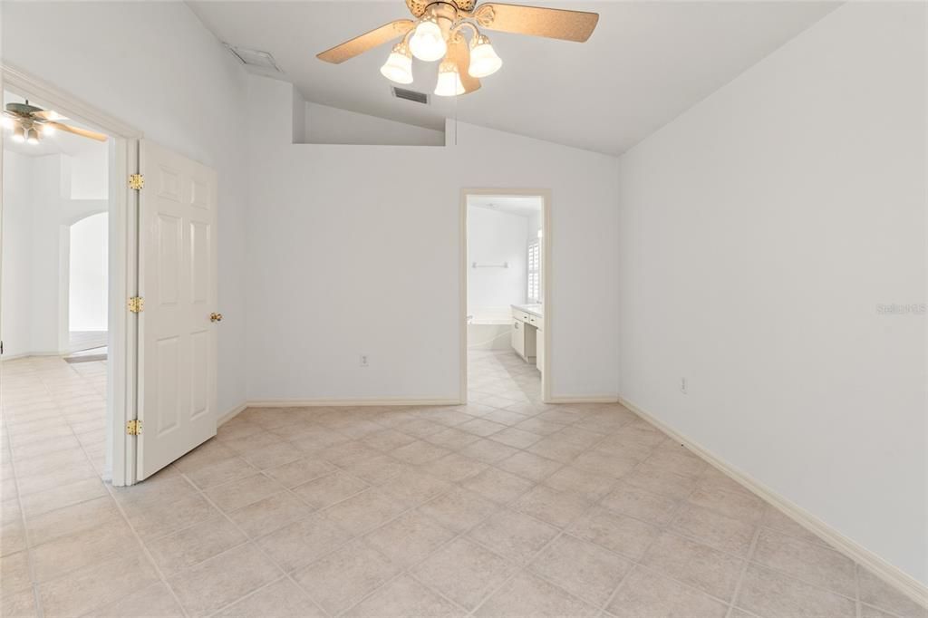 待售: $449,000 (4 贝兹, 2 浴室, 2439 平方英尺)