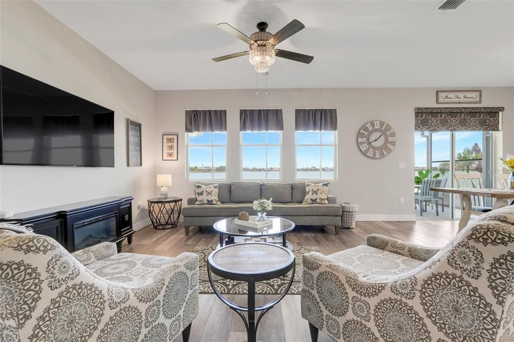 Active With Contract: $825,000 (4 beds, 3 baths, 2593 Square Feet)