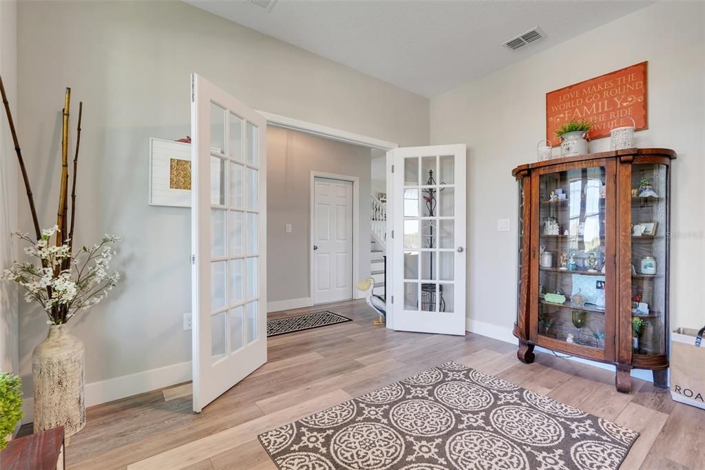 Active With Contract: $825,000 (4 beds, 3 baths, 2593 Square Feet)