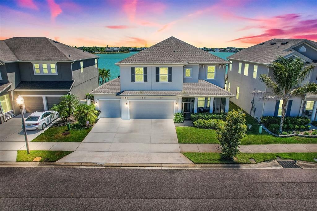 Active With Contract: $825,000 (4 beds, 3 baths, 2593 Square Feet)