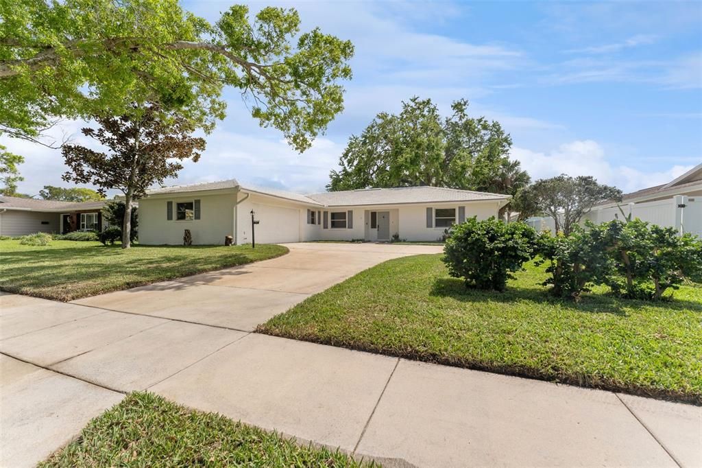 Недавно продано: $679,000 (3 спален, 2 ванн, 2123 Квадратных фут)