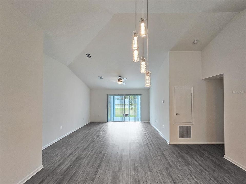 For Sale: $339,900 (3 beds, 2 baths, 1500 Square Feet)