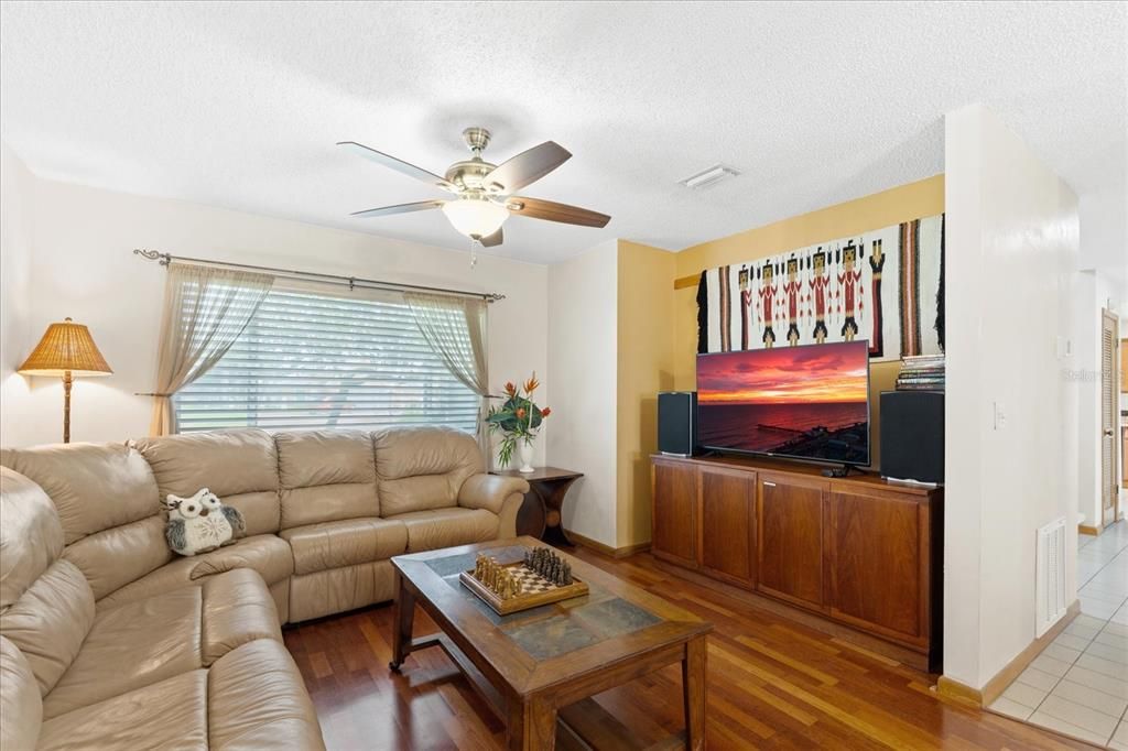 For Sale: $527,000 (4 beds, 3 baths, 3293 Square Feet)