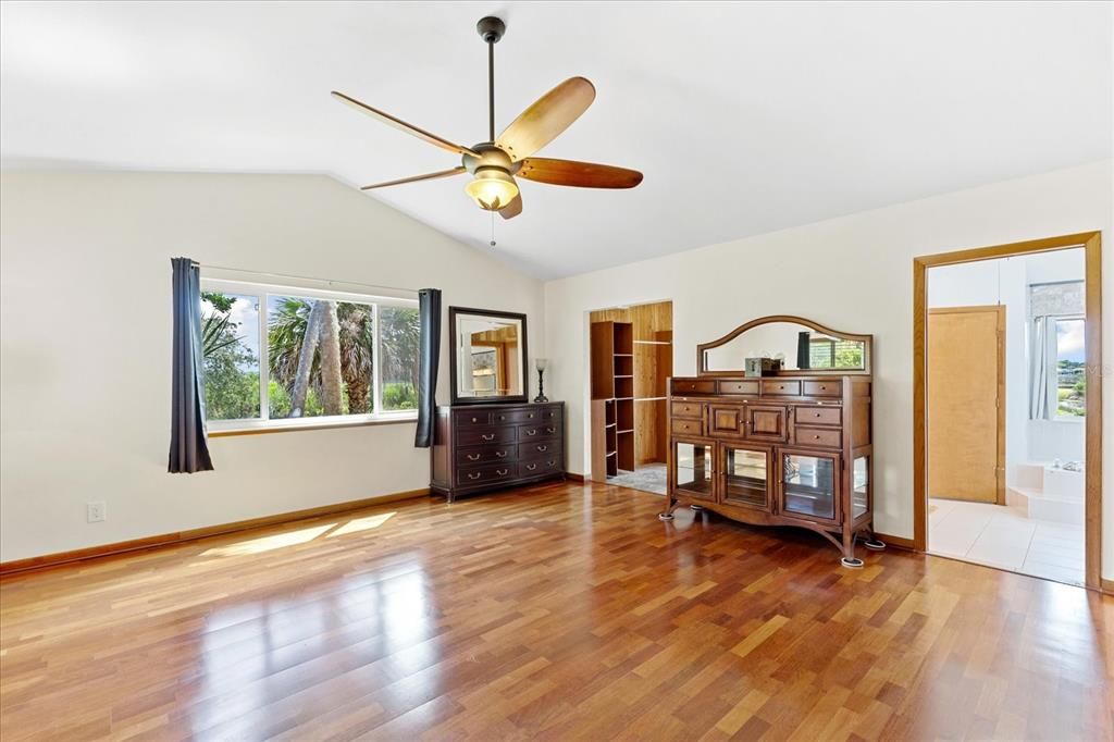 For Sale: $527,000 (4 beds, 3 baths, 3293 Square Feet)