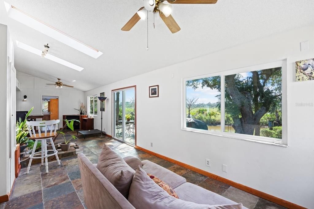 For Sale: $527,000 (4 beds, 3 baths, 3293 Square Feet)