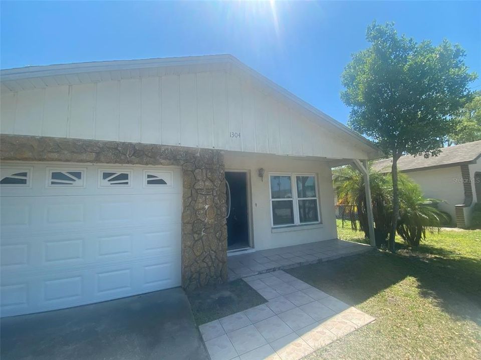 最近售出: $269,900 (2 贝兹, 2 浴室, 1217 平方英尺)