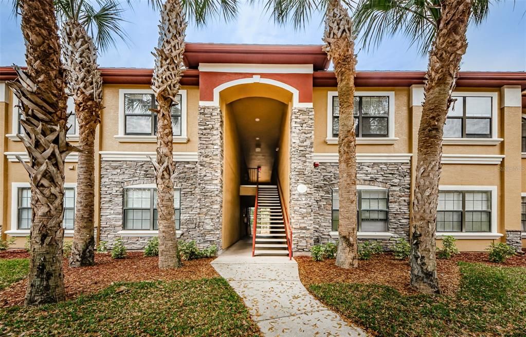 Recently Rented: $1,550 (1 beds, 1 baths, 756 Square Feet)