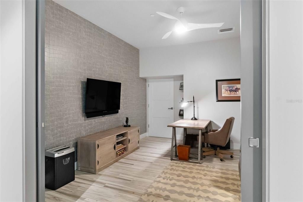 合同活跃: $5,895,000 (3 贝兹, 3 浴室, 3368 平方英尺)