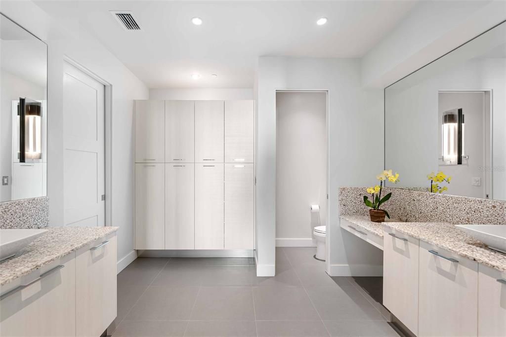 合同活跃: $5,895,000 (3 贝兹, 3 浴室, 3368 平方英尺)