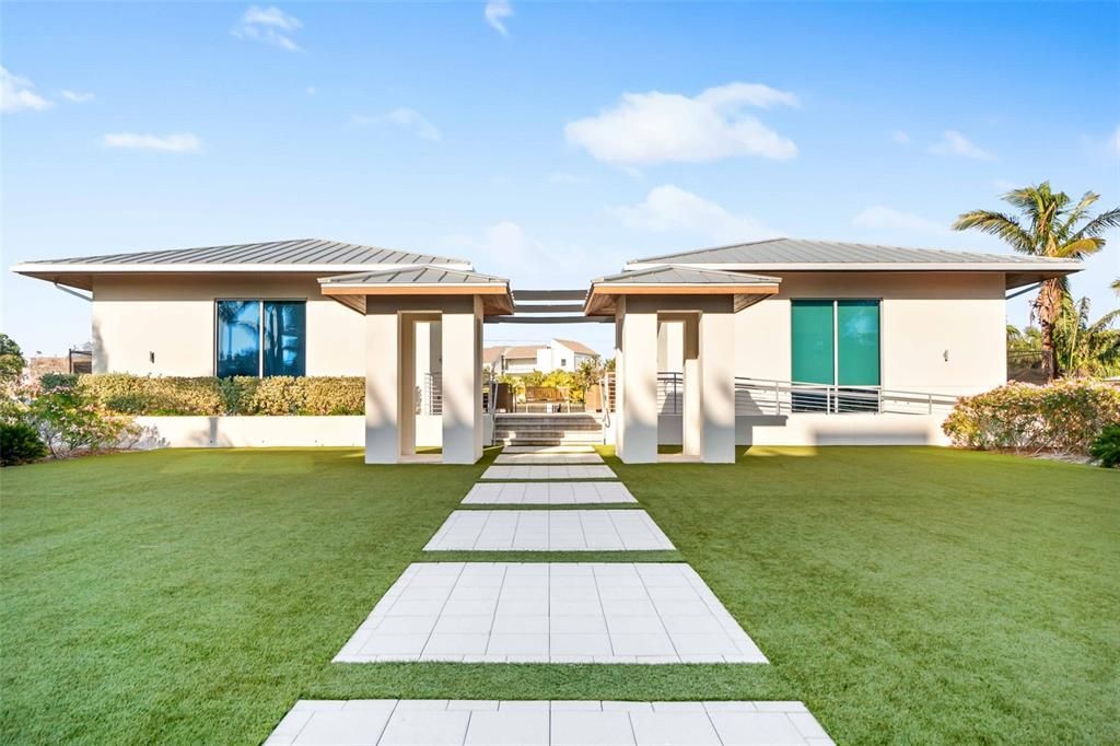 合同活跃: $5,895,000 (3 贝兹, 3 浴室, 3368 平方英尺)