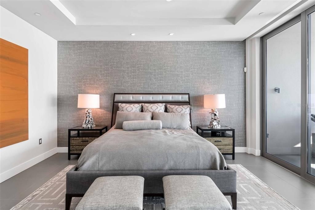 合同活跃: $5,895,000 (3 贝兹, 3 浴室, 3368 平方英尺)