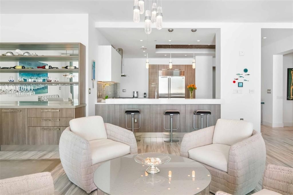 合同活跃: $5,895,000 (3 贝兹, 3 浴室, 3368 平方英尺)