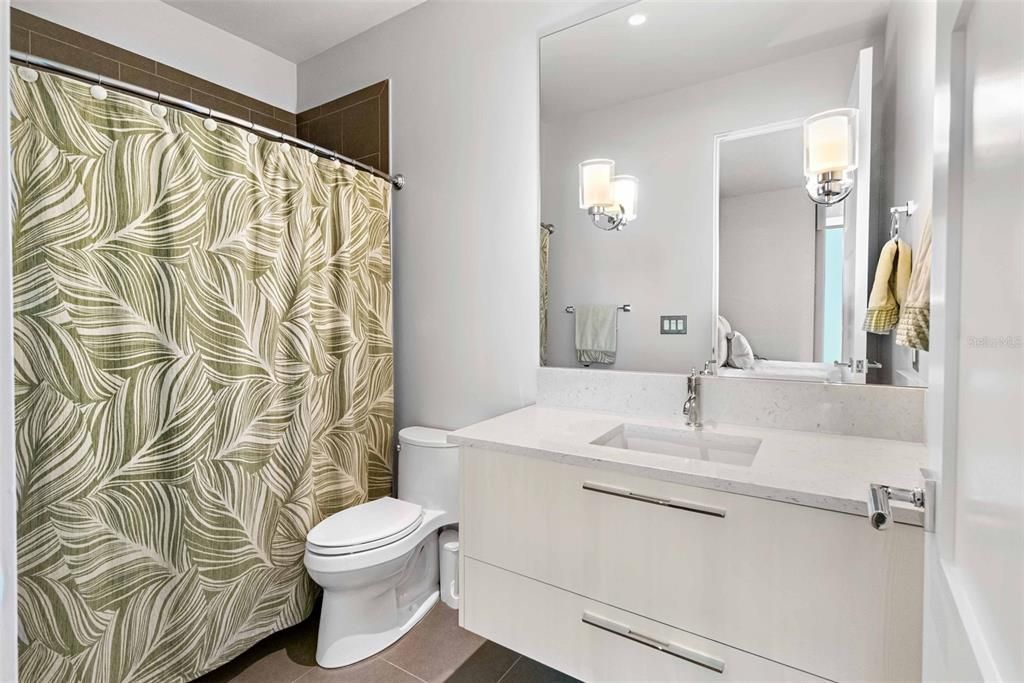 合同活跃: $5,895,000 (3 贝兹, 3 浴室, 3368 平方英尺)