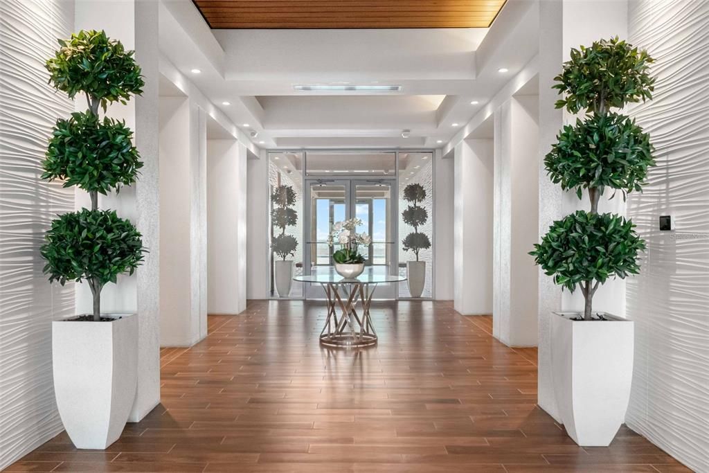 合同活跃: $5,895,000 (3 贝兹, 3 浴室, 3368 平方英尺)