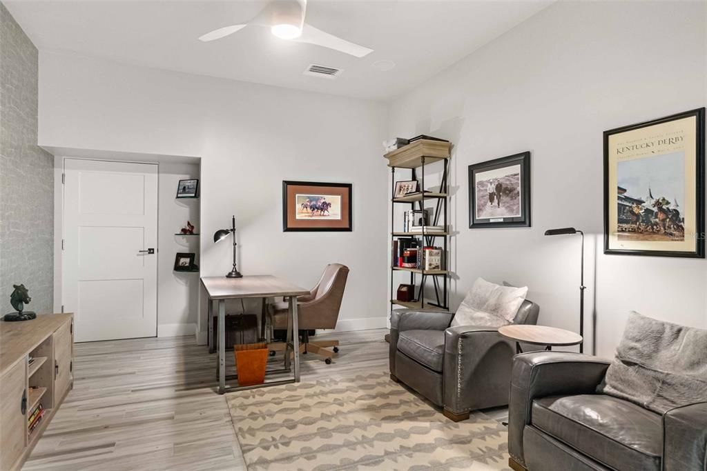 合同活跃: $5,895,000 (3 贝兹, 3 浴室, 3368 平方英尺)