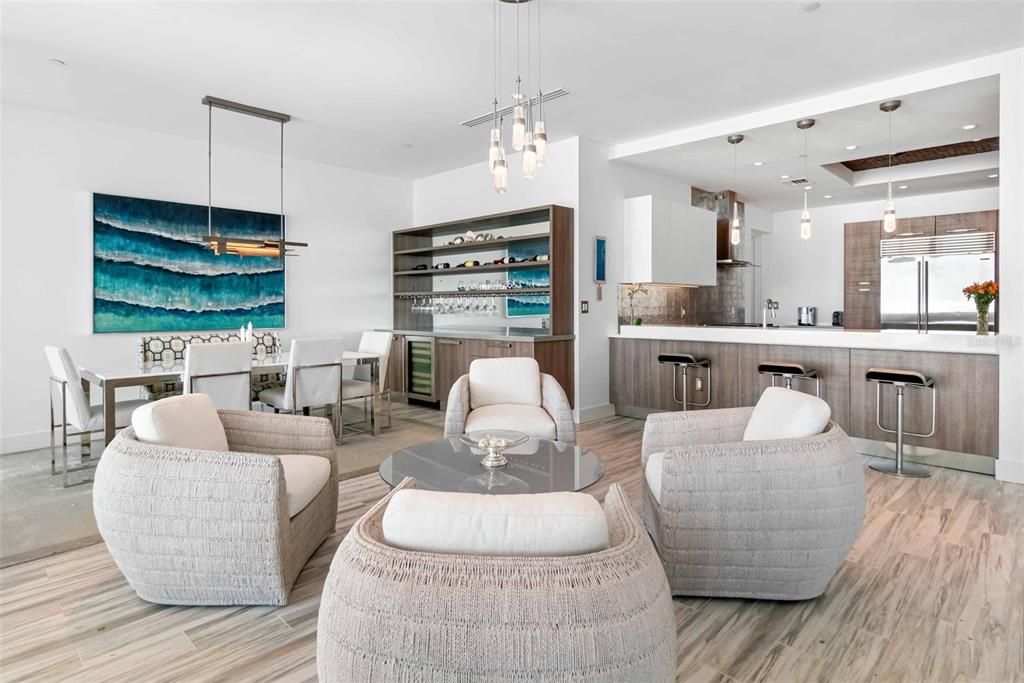 合同活跃: $5,895,000 (3 贝兹, 3 浴室, 3368 平方英尺)