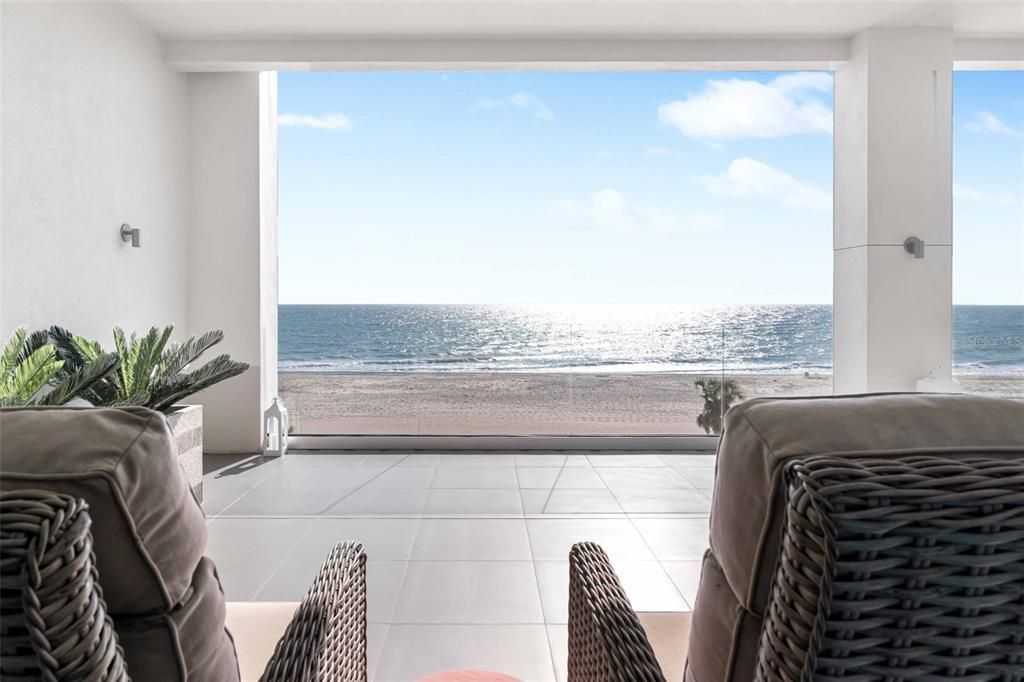 合同活跃: $5,895,000 (3 贝兹, 3 浴室, 3368 平方英尺)