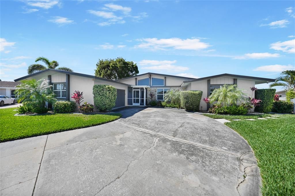 На продажу: $564,000 (4 спален, 2 ванн, 1932 Квадратных фут)