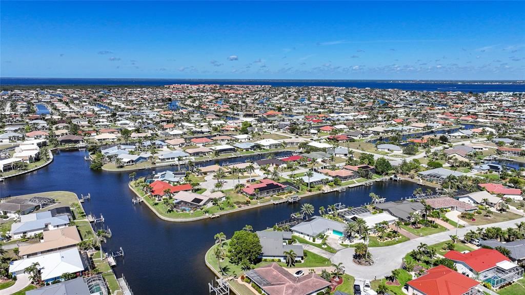 На продажу: $564,000 (4 спален, 2 ванн, 1932 Квадратных фут)