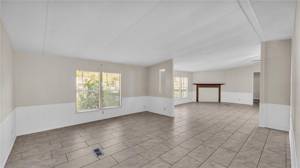 待售: $282,000 (4 贝兹, 2 浴室, 2128 平方英尺)