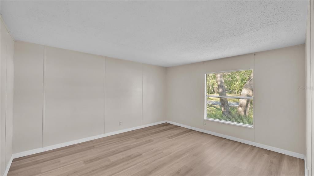 待售: $282,000 (4 贝兹, 2 浴室, 2128 平方英尺)