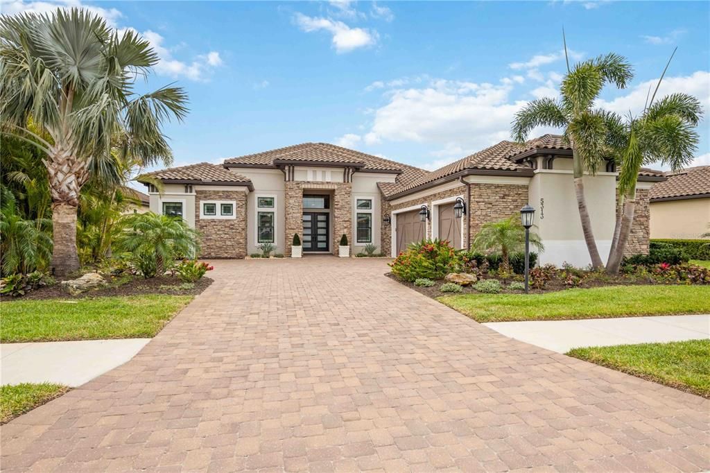 Recently Sold: $1,799,000 (3 beds, 3 baths, 3279 Square Feet)