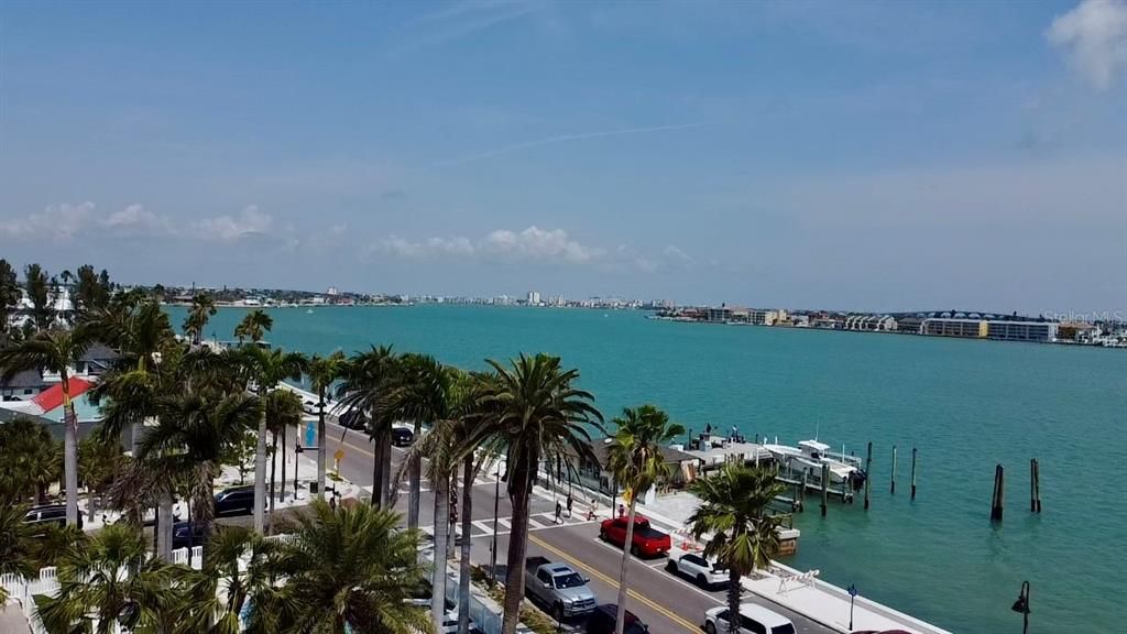 合同活跃: $3,899,900 (1 贝兹, 1 浴室, 644 平方英尺)