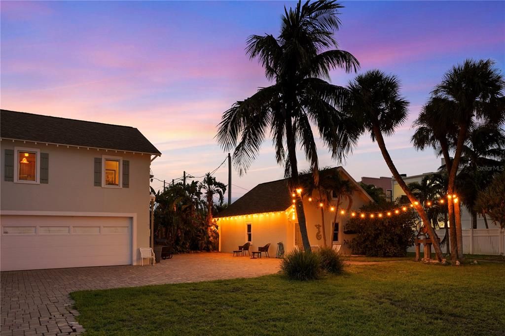 合同活跃: $3,899,900 (1 贝兹, 1 浴室, 644 平方英尺)