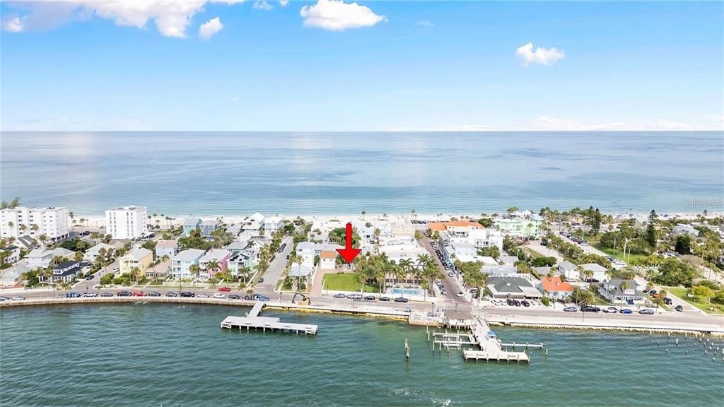 合同活跃: $3,899,900 (0.35 acres)