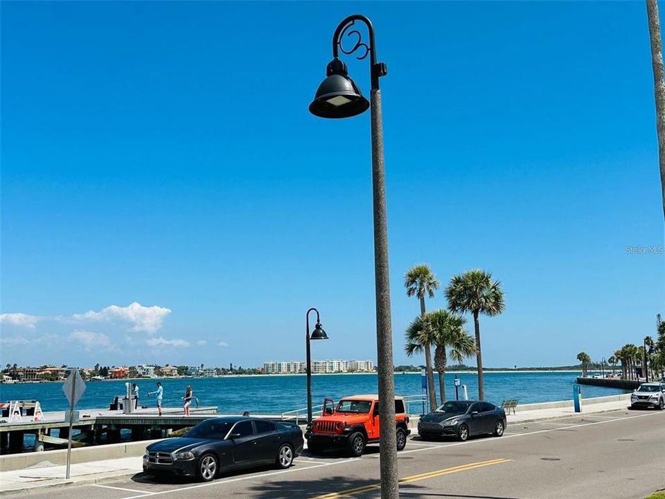 Под контрактом: $3,899,900 (0 спален, 0 ванн, 0 Квадратных фут)