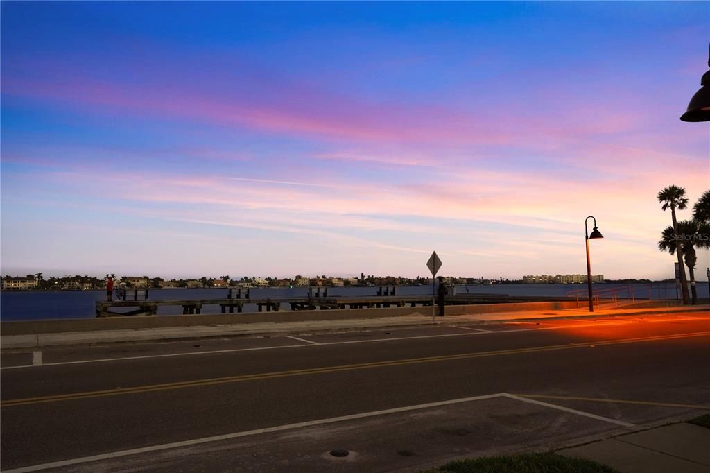 Под контрактом: $3,899,900 (0 спален, 0 ванн, 0 Квадратных фут)