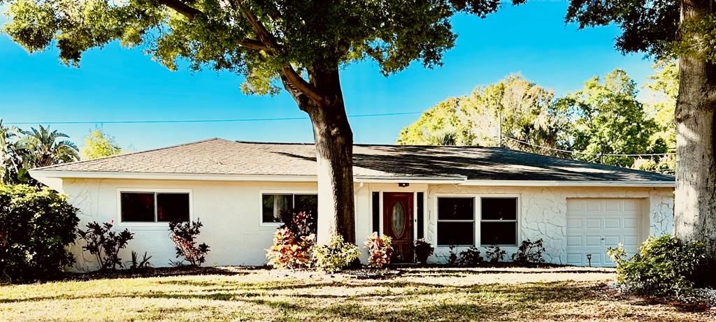 Недавно продано: $542,900 (3 спален, 2 ванн, 2158 Квадратных фут)