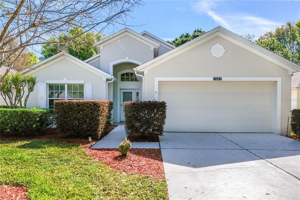 Recently Sold: $327,500 (2 beds, 2 baths, 1374 Square Feet)