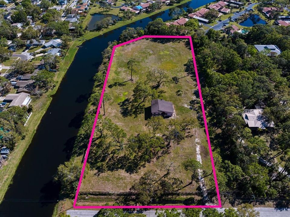 Recently Sold: $1,599,000 (4 beds, 2 baths, 3372 Square Feet)