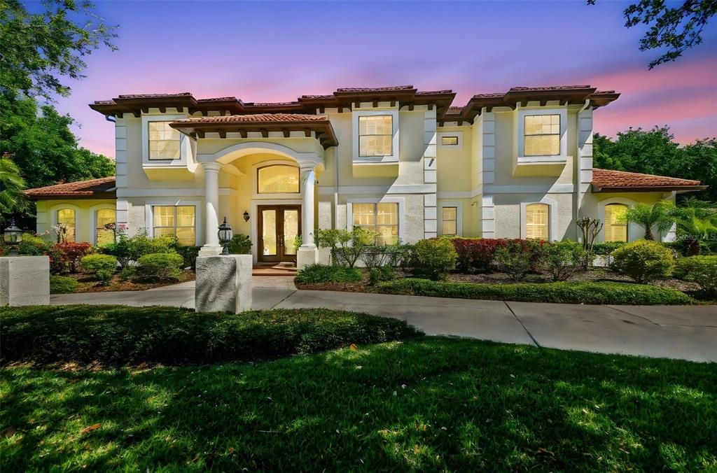 Recently Sold: $2,499,000 (6 beds, 6 baths, 5570 Square Feet)